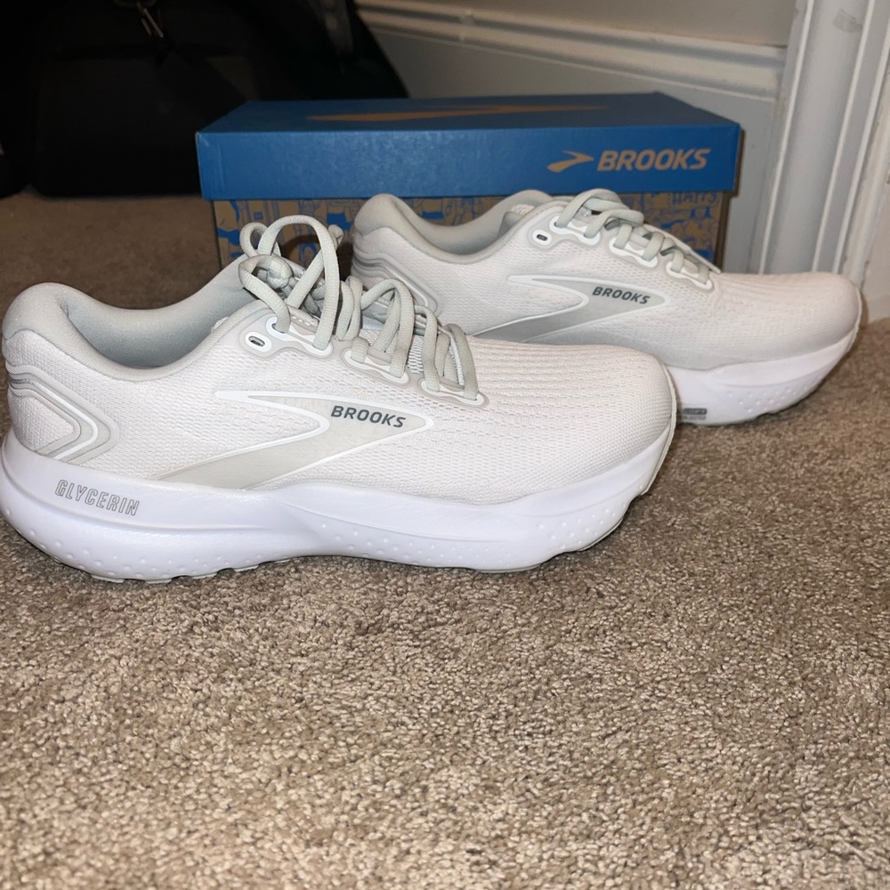 Tennis Shoes